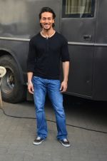 Tiger Shroff snapped in Mumbai on 16th Aug 2016